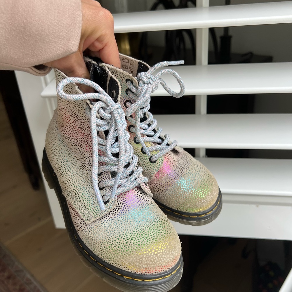 Kids doc Marten irridescent boots